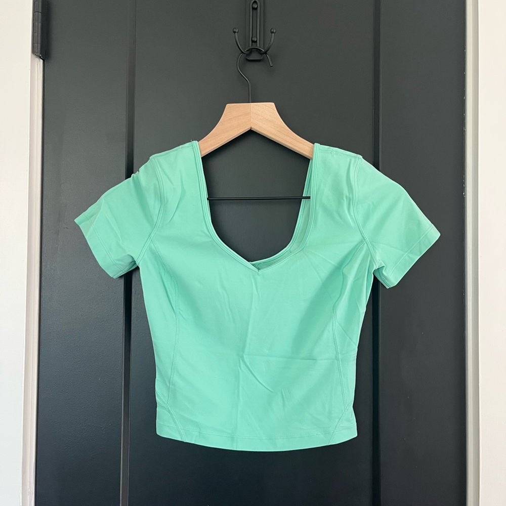 Green Fitted Crop Blouse with Short Sleeves